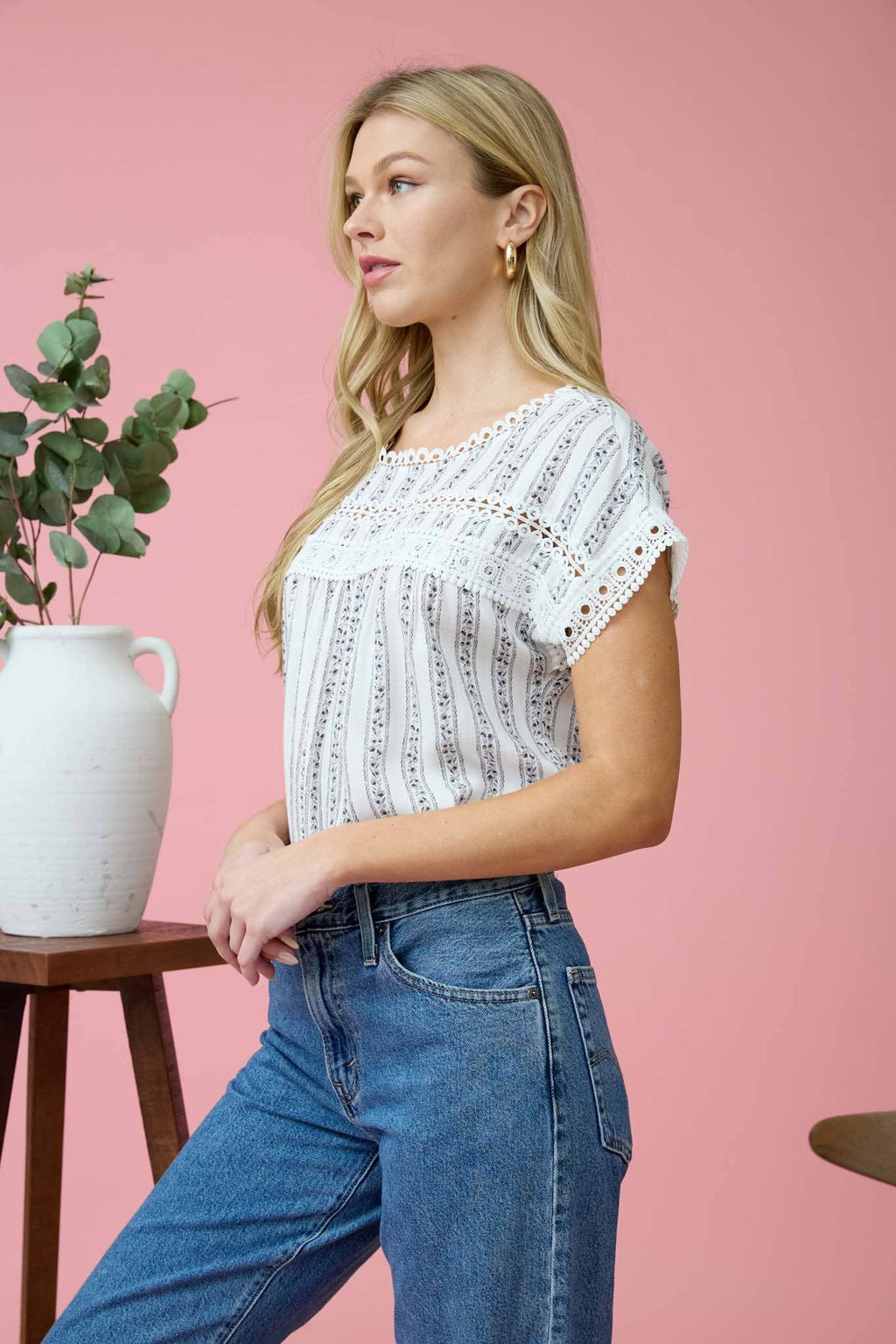 STRIPE FLORAL PATTERN BATWING SHORT SLEEVE TOP