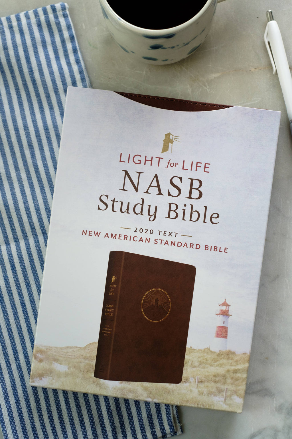Light for Life NASB Study Bible (Mahogany Lighthouse)