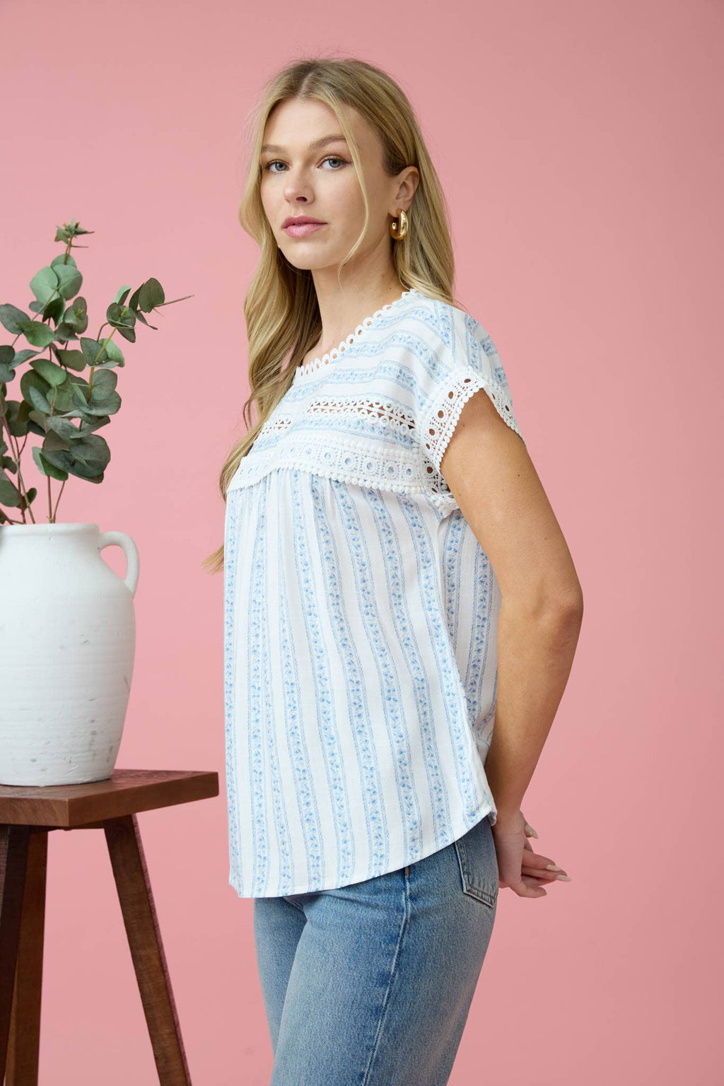 STRIPE FLORAL PATTERN BATWING SHORT SLEEVE TOP