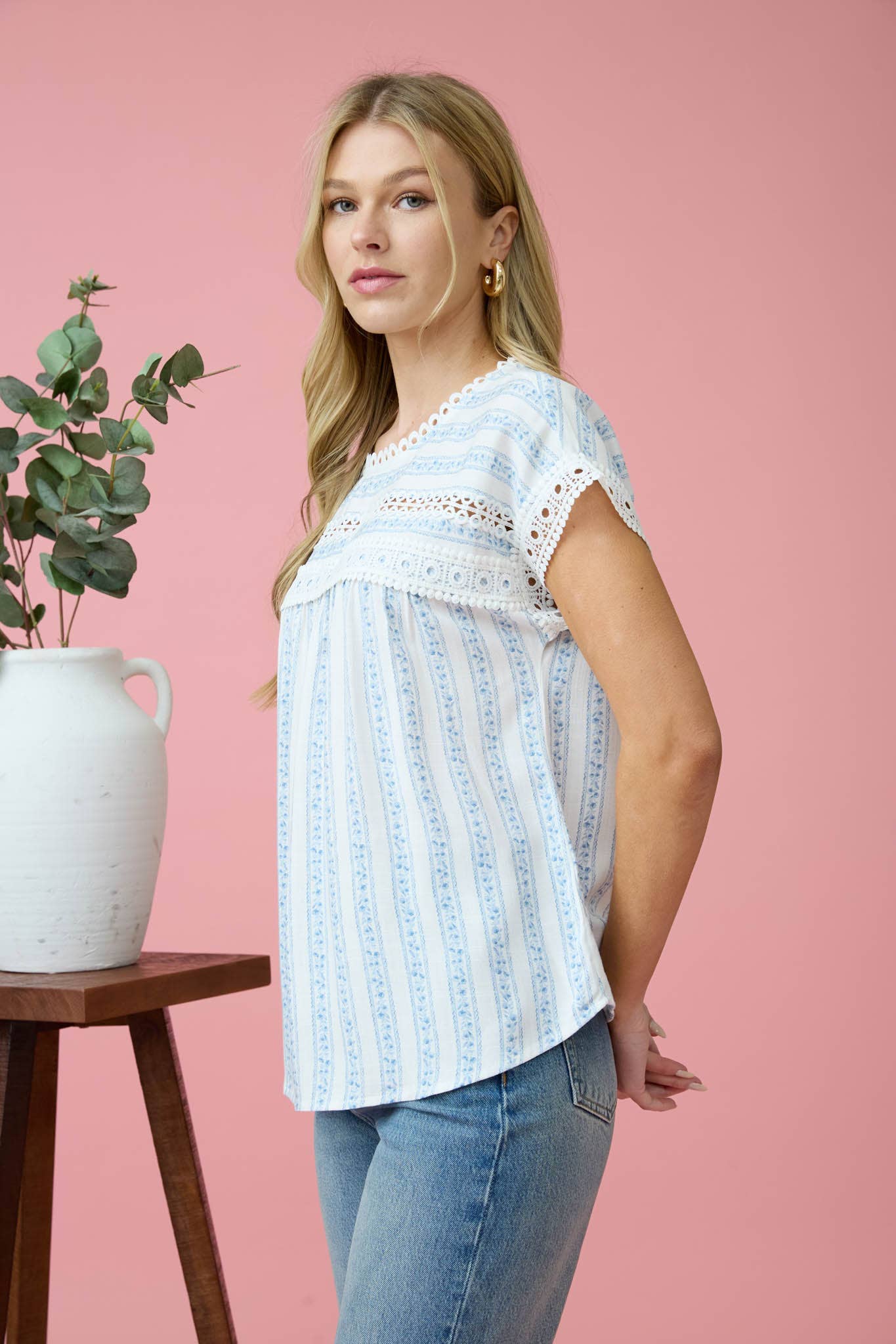 STRIPE FLORAL PATTERN BATWING SHORT SLEEVE TOP